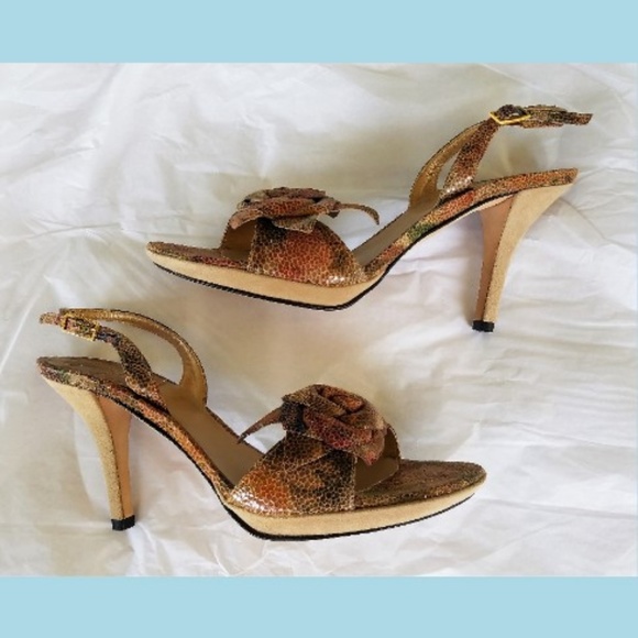 New STUART WEITZMAN Textured Leather shoes - Picture 4 of 5